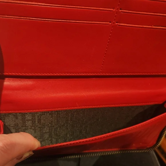 Carolina Herrera Men's Leather Wallet - Picture 5 of 5